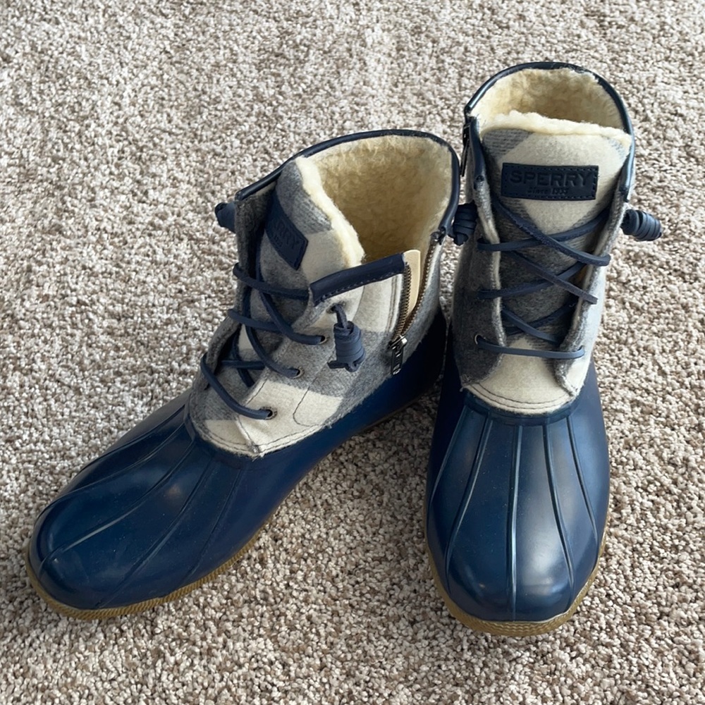 Sperry Duck Boots in Navy and Plaid Wool, size 9M